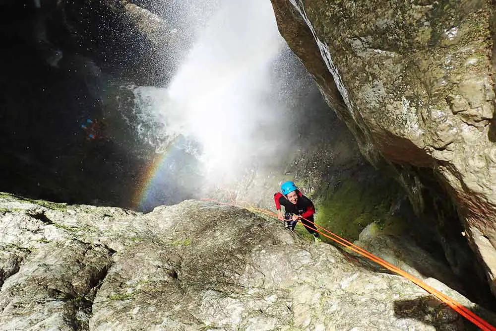 arc en ciel dans le canyon d'angon