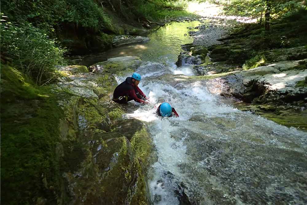 toboggan avec un adulte et un enfant