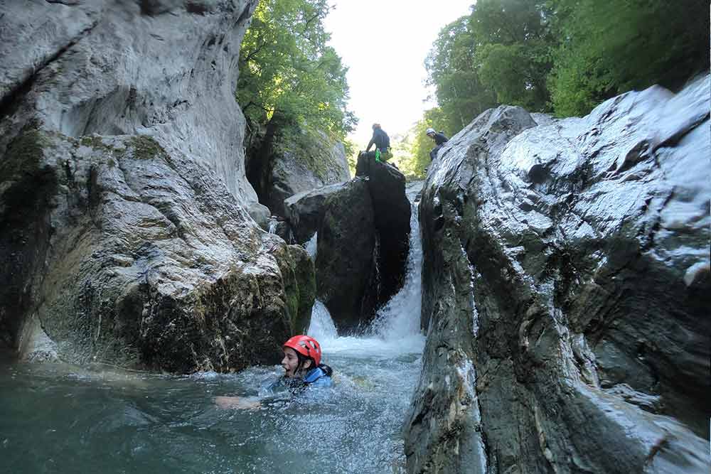 saut au canyon des eaux rousses