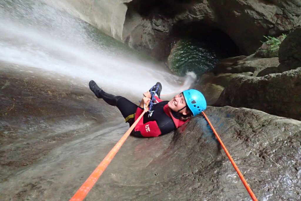 femme canyoning Haute savoie canyon