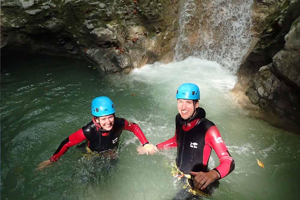 couple en canyoning val d arly