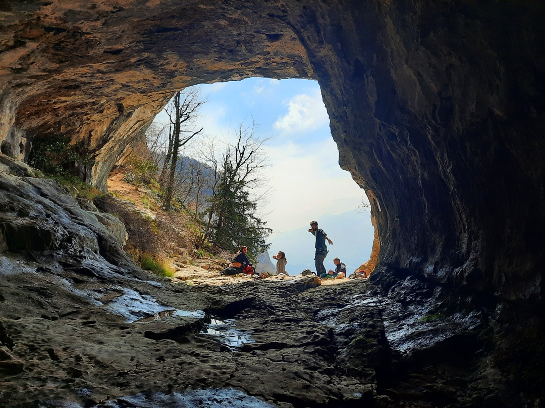 panorama spéléologie à la grotte de la doriaz