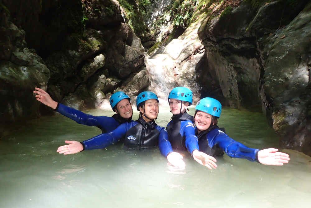 amies-canyoning-savoie-grand-revard.jpg