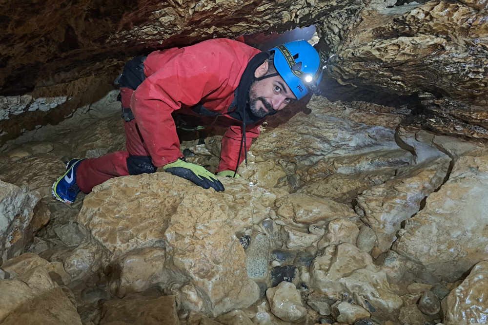 quelle age pour faire speleologie